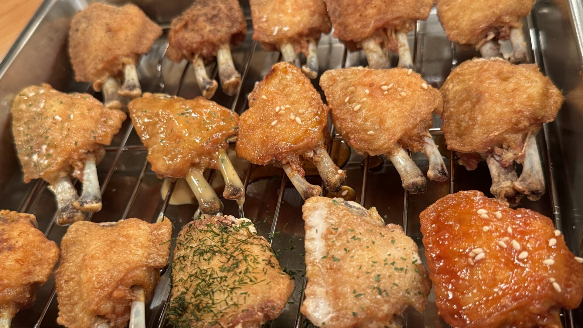 ume　手羽チップス　牛肺 吉祥寺に「大衆手羽酒場 TEBAPS（テバップス）」がオープン