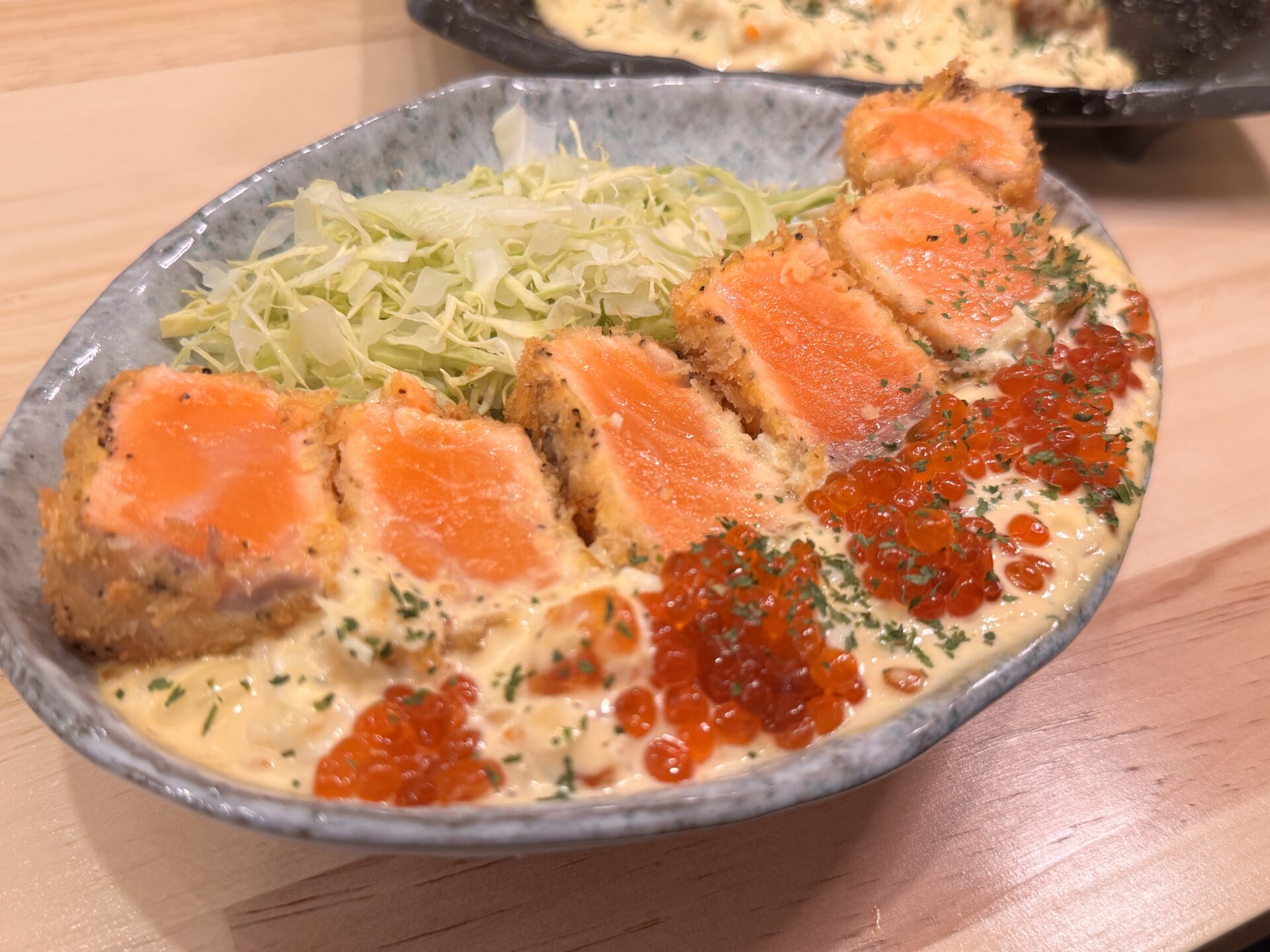 厚切りサーモンレアかつ