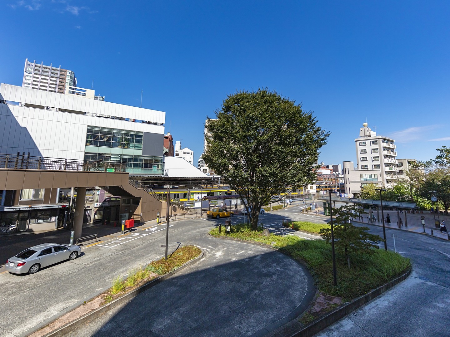 三鷹駅