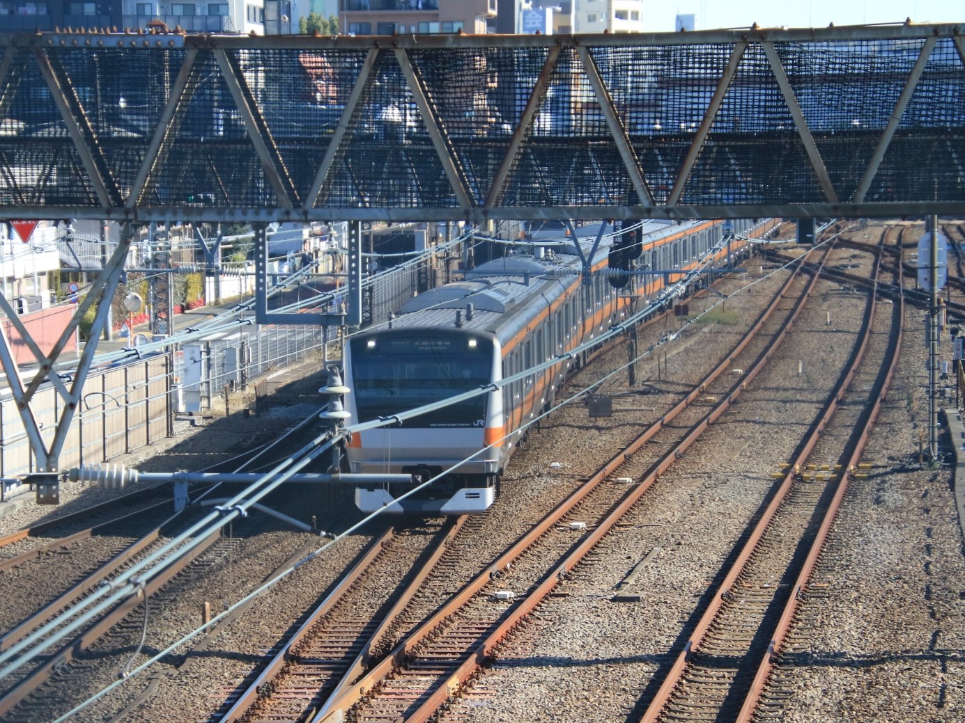 特快が停まります